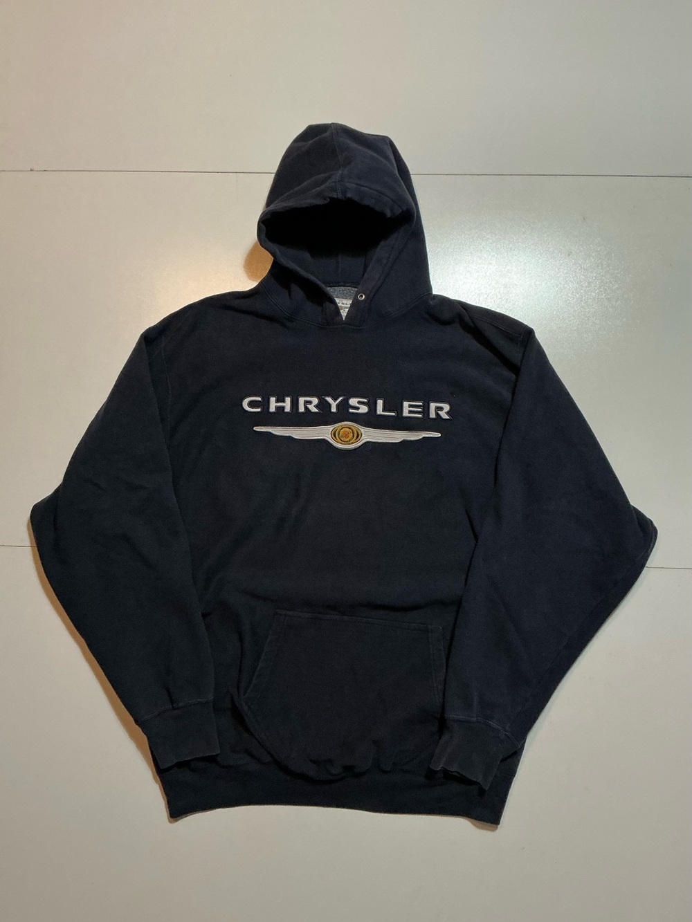 Vintage Y2K 2006 Chrysler Car Logo Symbol Automobile Heavyweight Fleece Hoodie